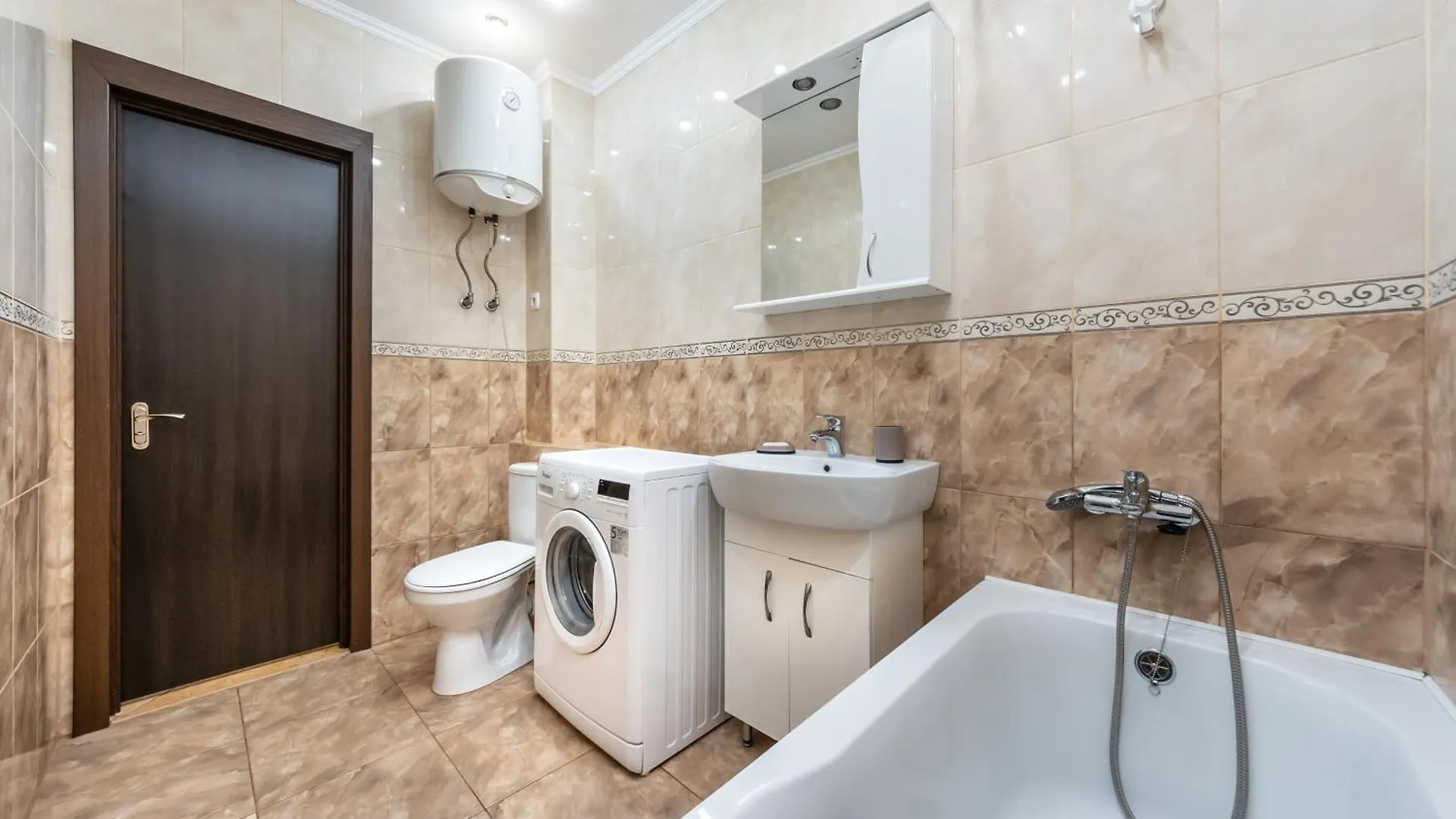 Apartments Near Poznyaki Station Kiev