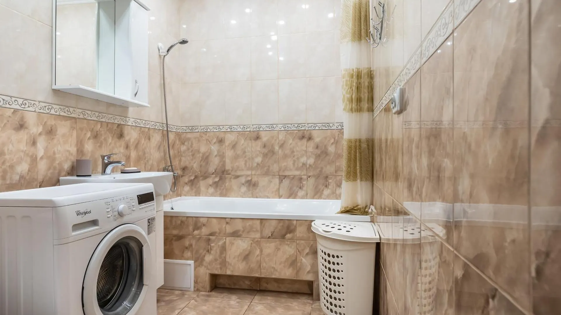 Apartments Near Poznyaki Station Kiev